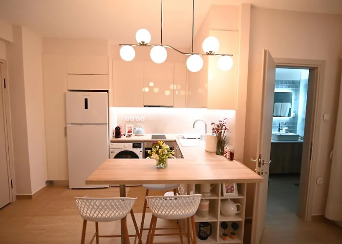 Lilaki Lägenhet Larissa